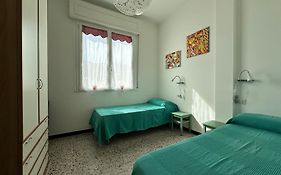 Casa Bianca 5 - confortevole in centro a Moneglia